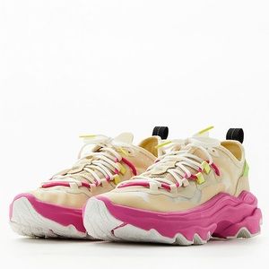 SOREL Women's Kinetic Breakthru Tech Lace Sneakers